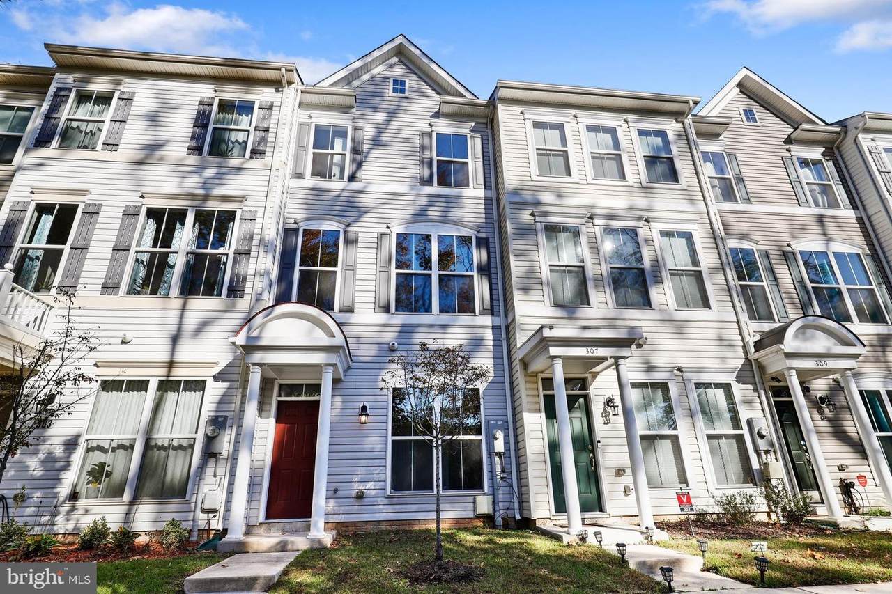 305 White Oak Way - Photo 1