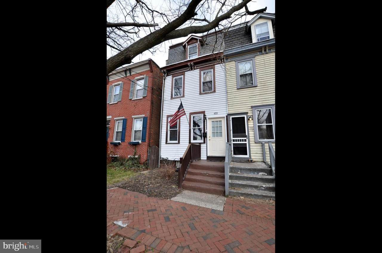 455 Locust Avenue - Photo 1