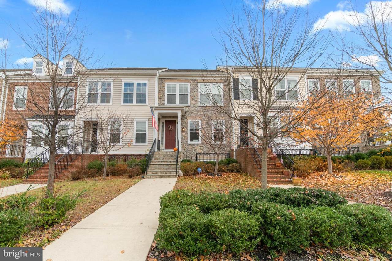 204 Apricot Street - Photo 1