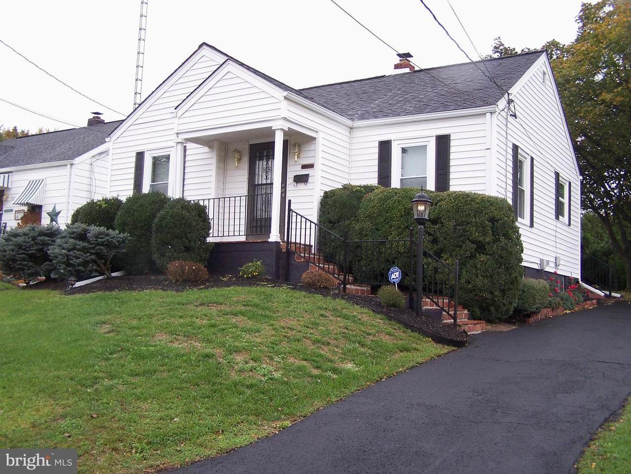 905 Kaufman Ave - Photo 1
