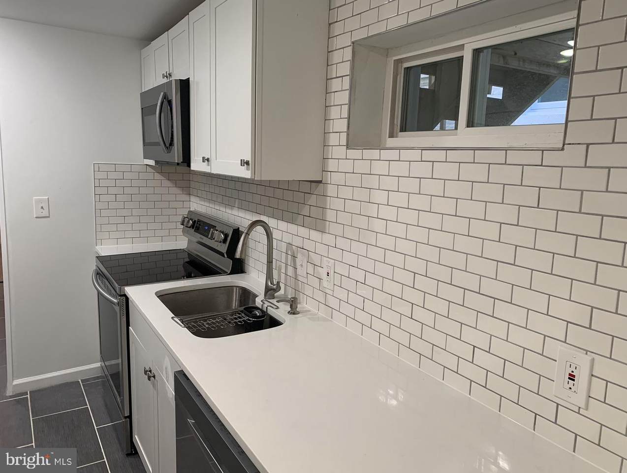 428 Bond Street - Photo 1