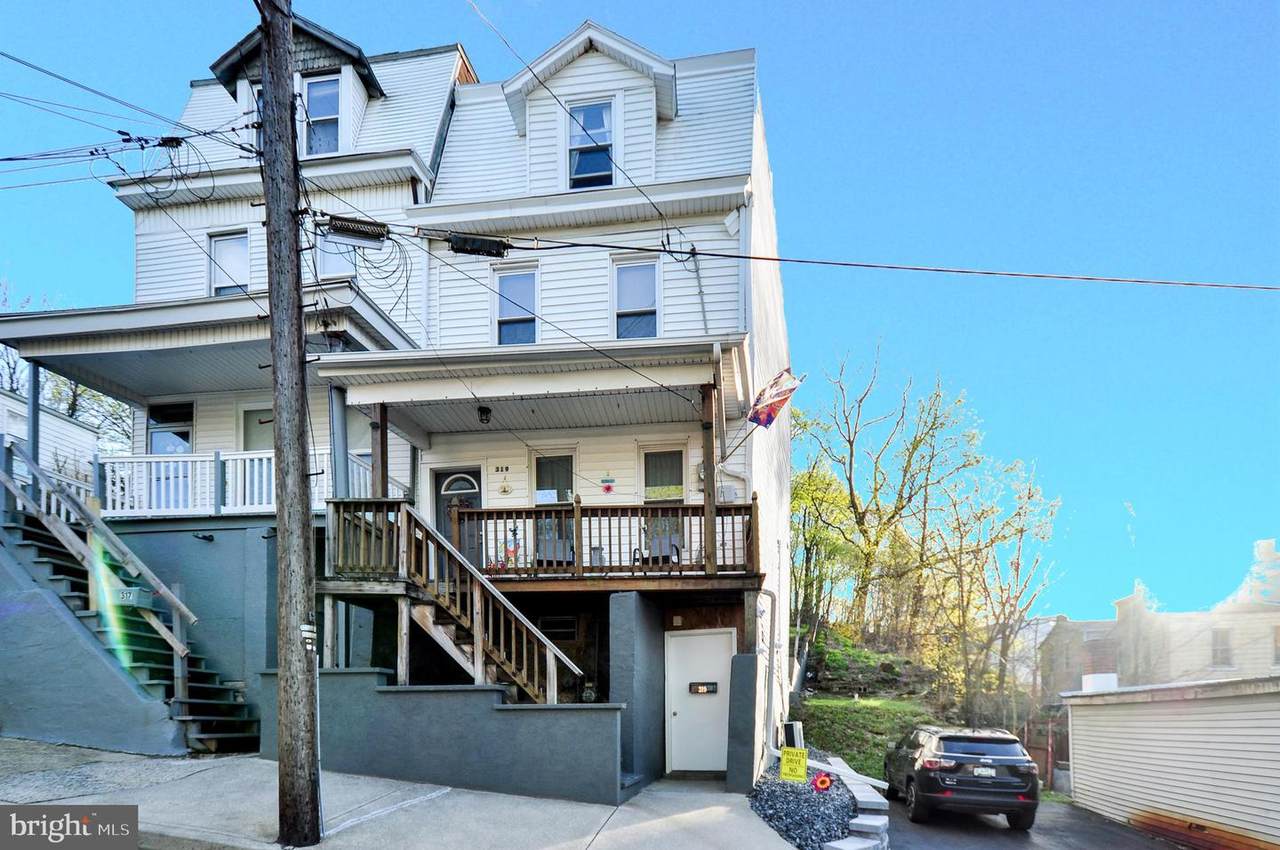 319 4TH Street - Photo 1
