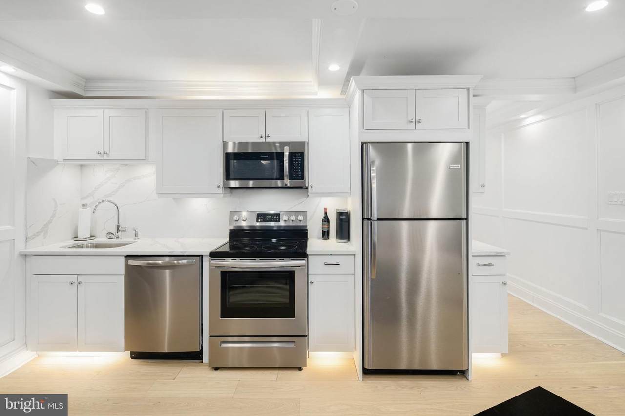 224-30 Rittenhouse Square - Photo 1
