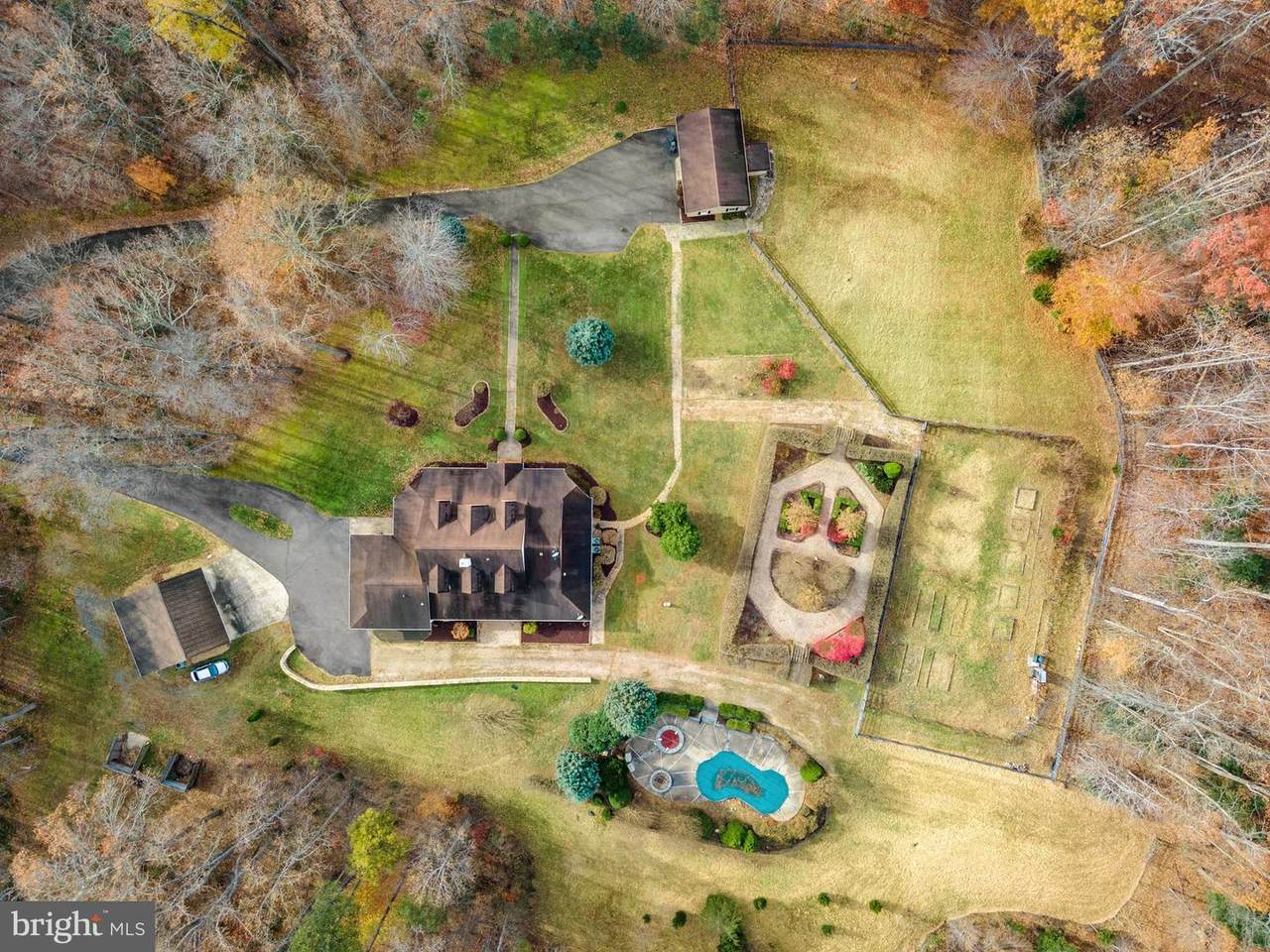 9493 Summer Breeze Road - Photo 1