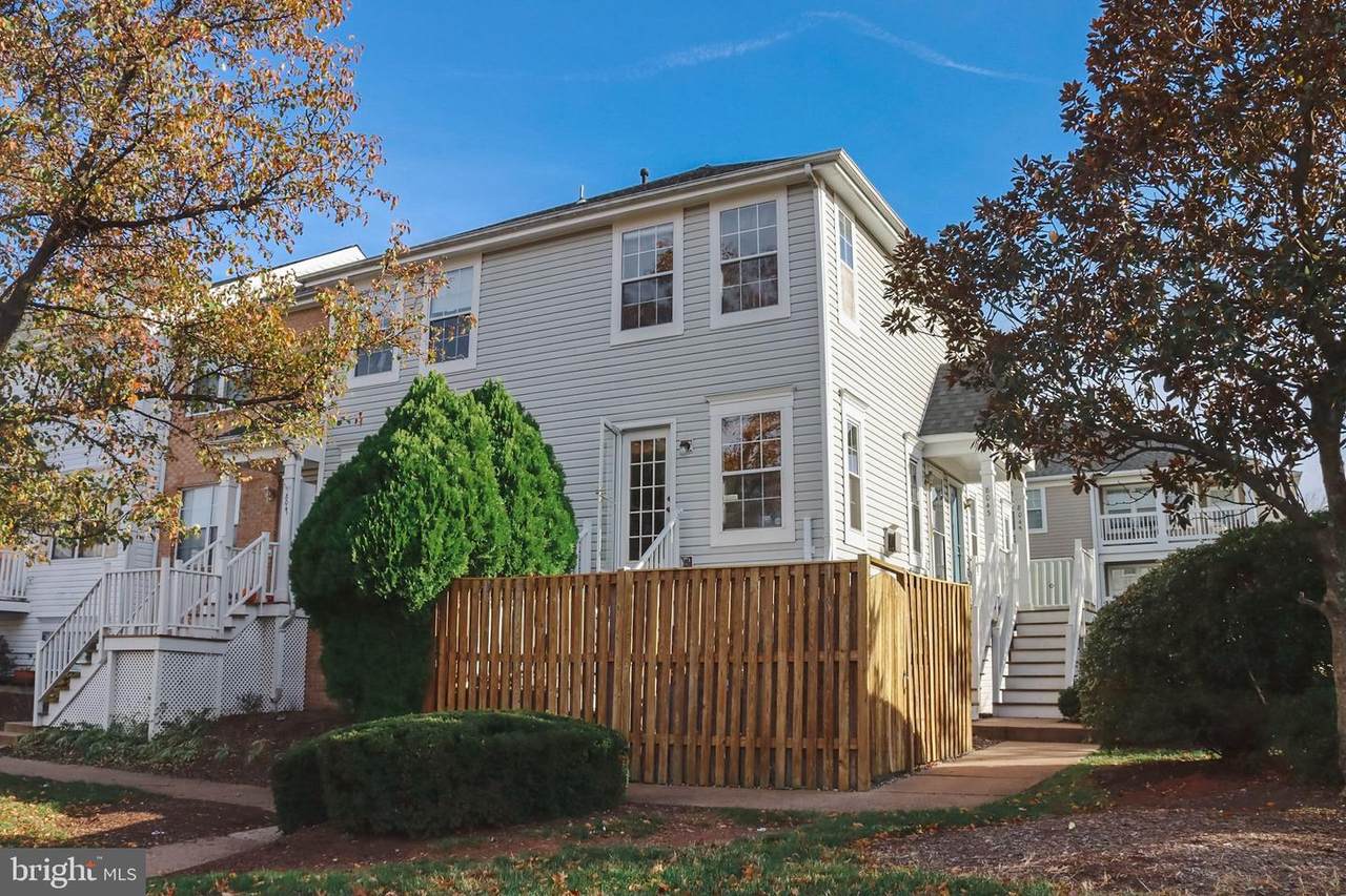 8043 Lantern Court - Photo 1