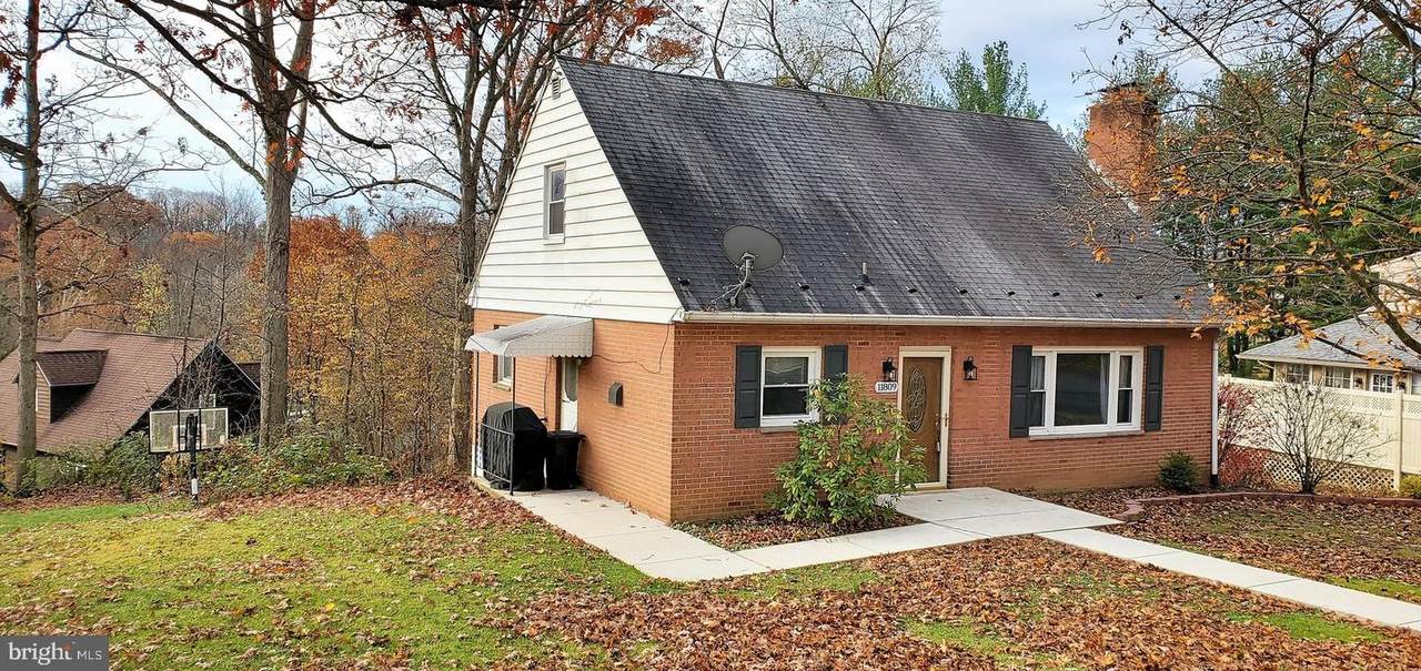 11809 Crocus Avenue - Photo 1