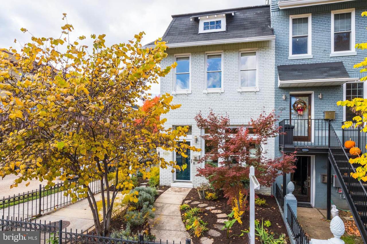 422 15TH Street - Photo 1