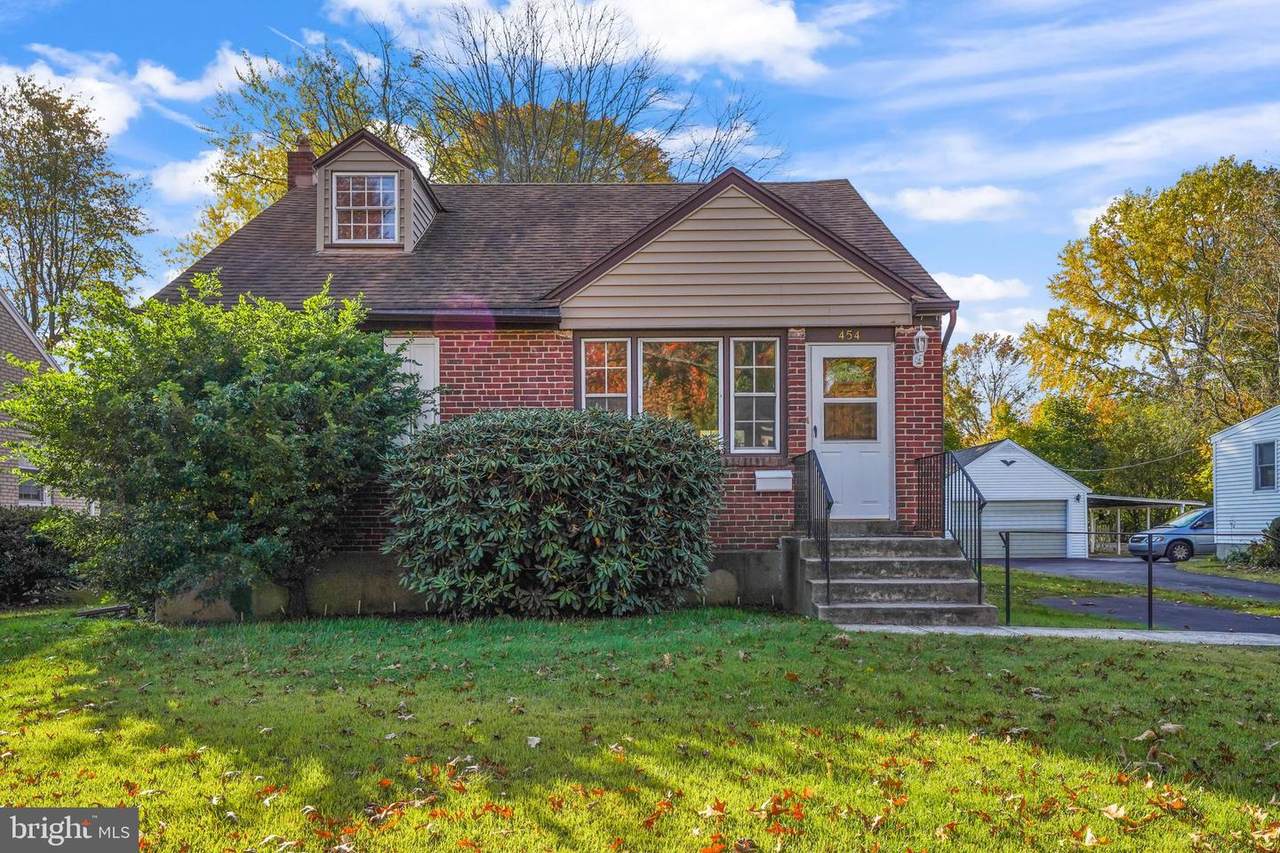 454 Larchwood Road - Photo 1