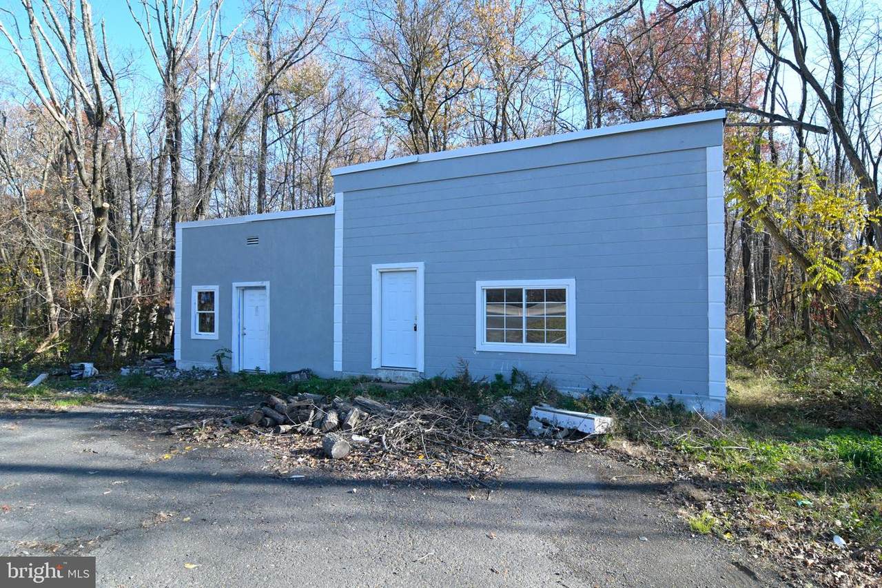 3076 Brunswick Avenue - Photo 1