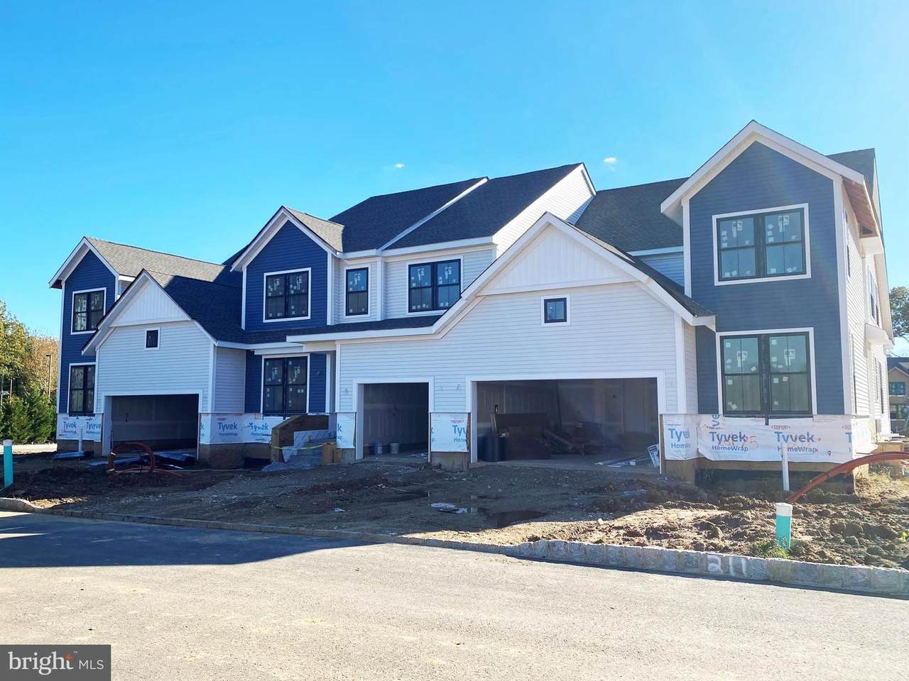 205 Englewood Boulevard - Photo 1