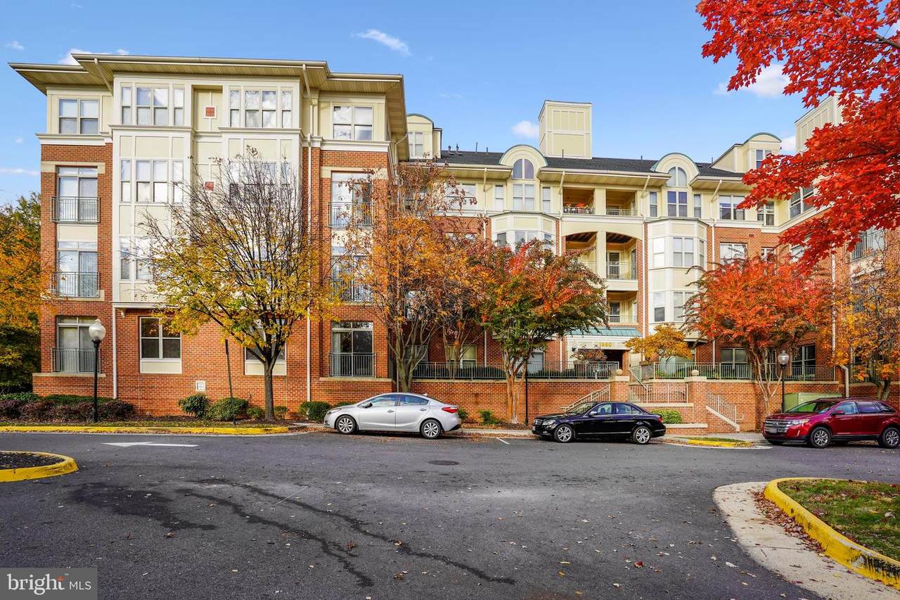 1860 Stratford Park Place - Photo 1