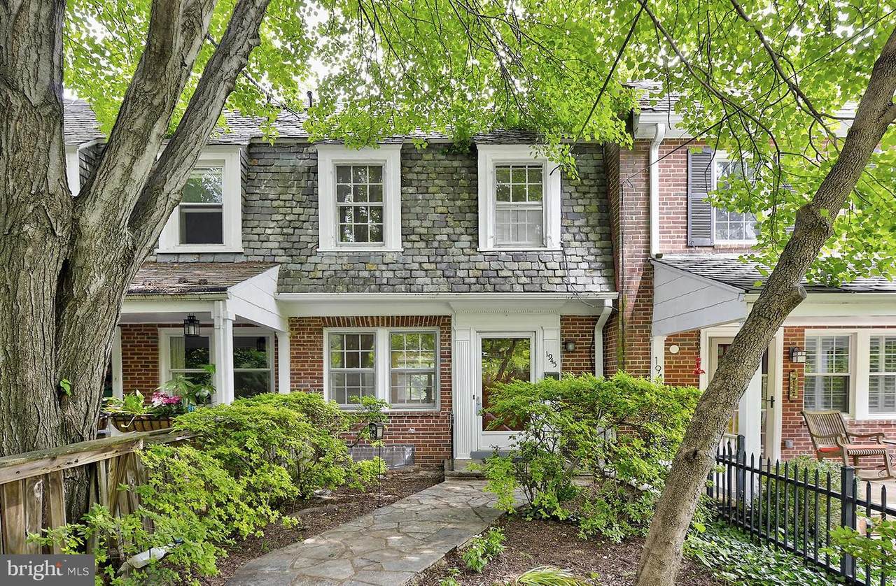 1945 39TH Street - Photo 1