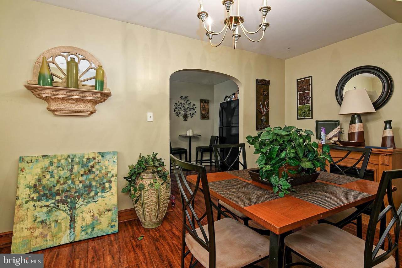 438 Oakley Street - Photo 1