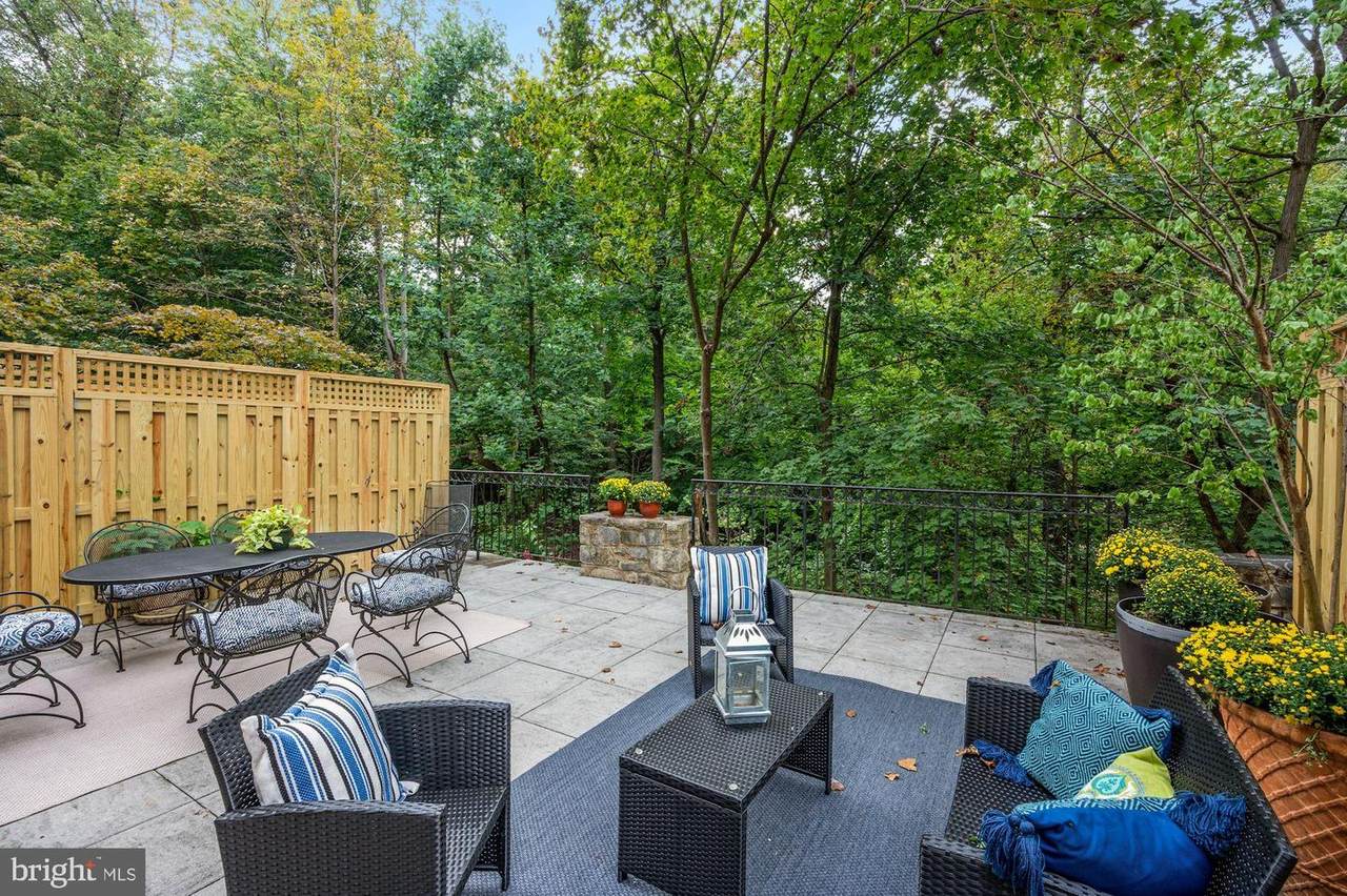 2737 Devonshire Place - Photo 1