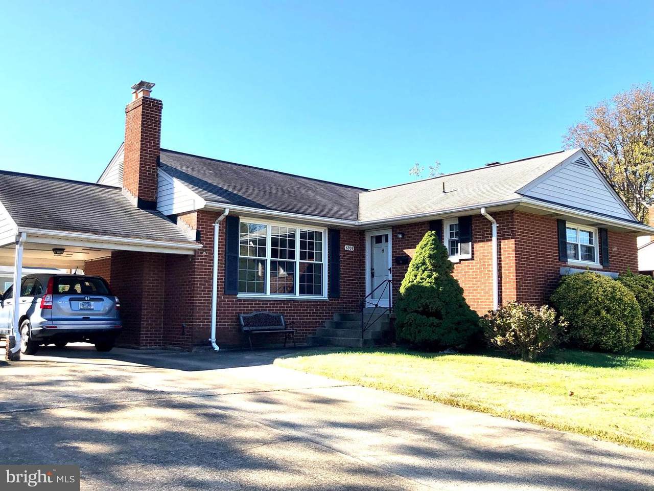 6909 Floyd Avenue - Photo 1