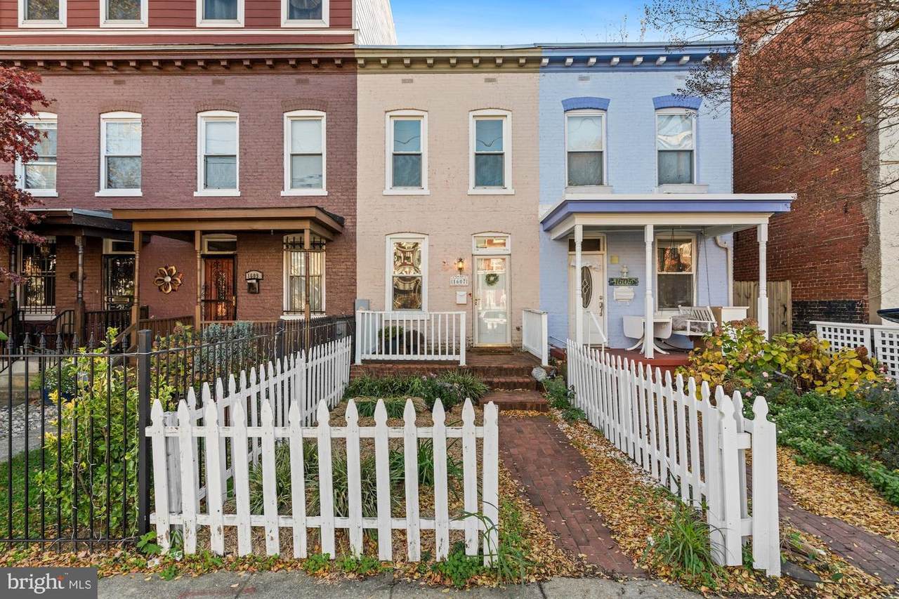1607 A Street - Photo 1