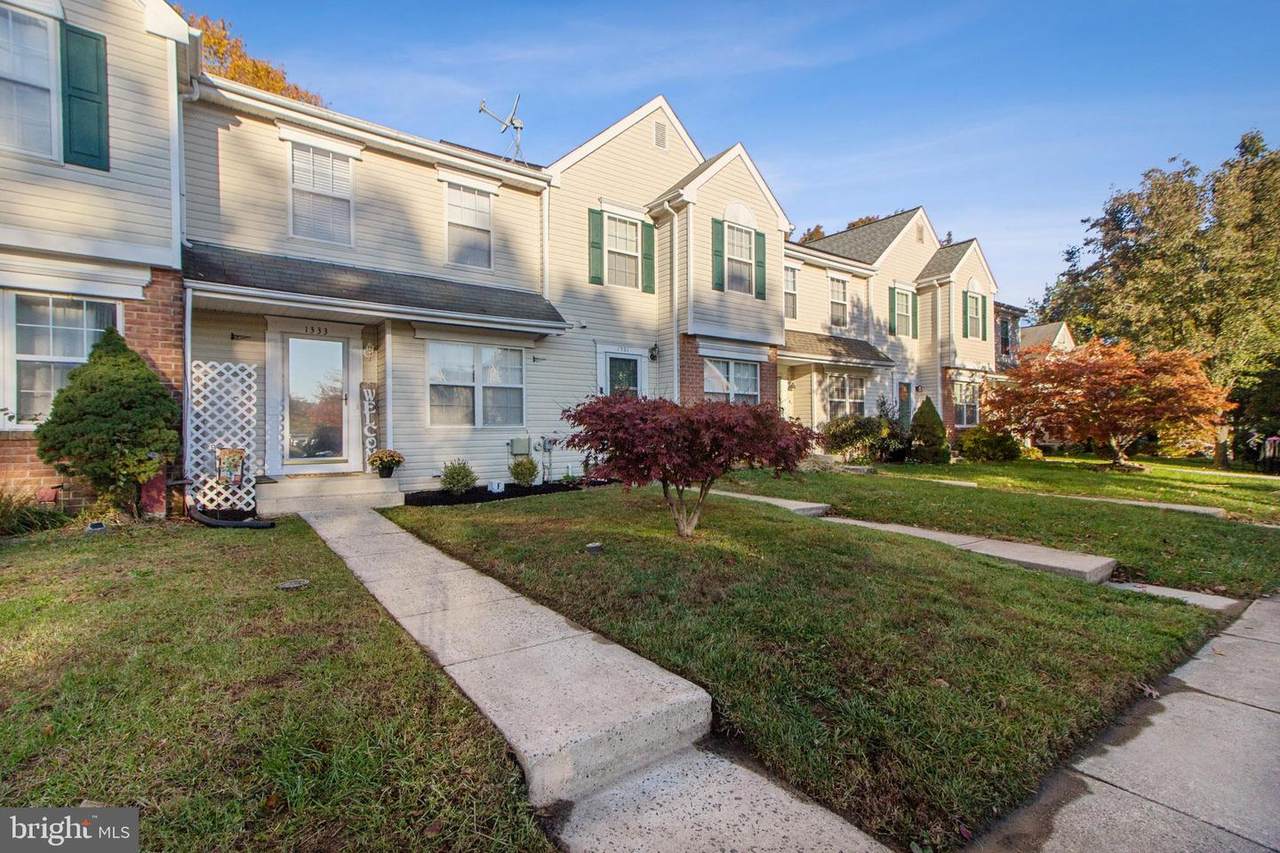 1333 Foxglove Square - Photo 1