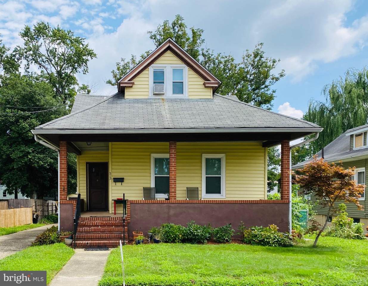 213 Maple Terrace - Photo 1