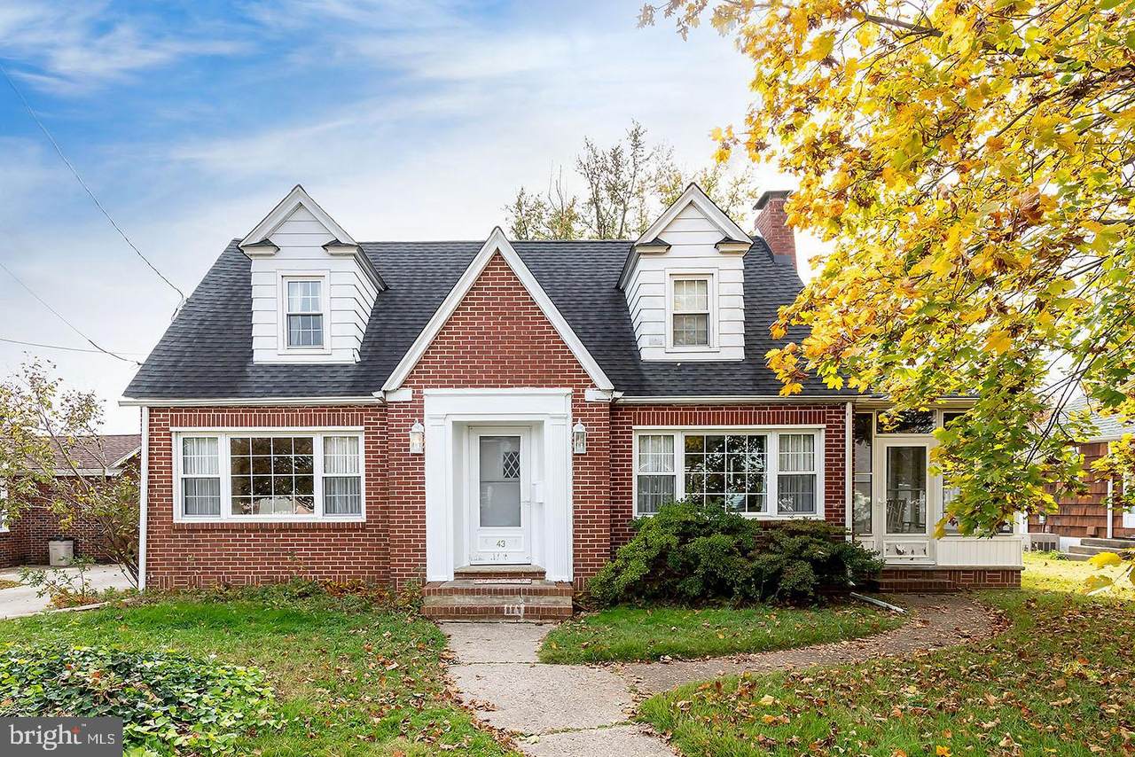 43 Holly Place - Photo 1