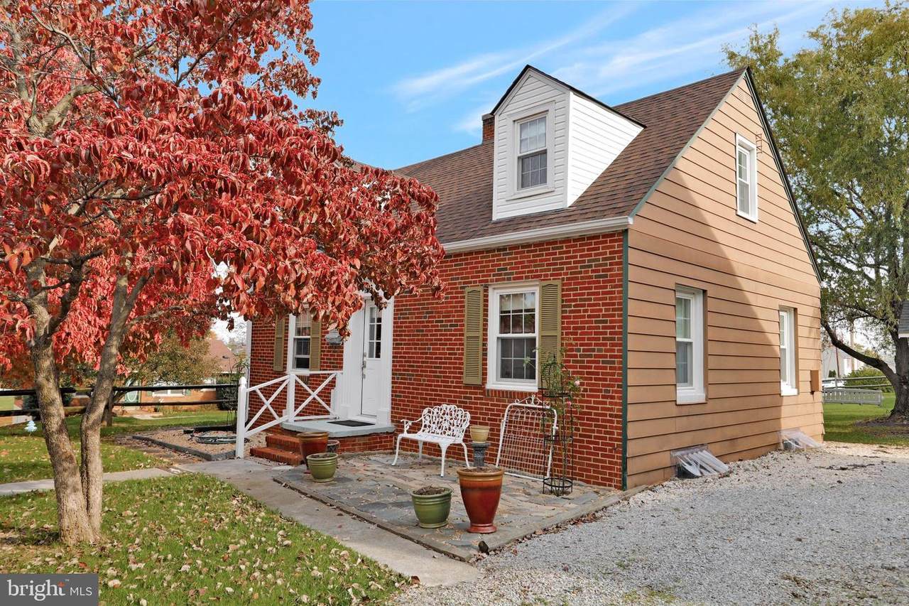 371 10TH Street - Photo 1