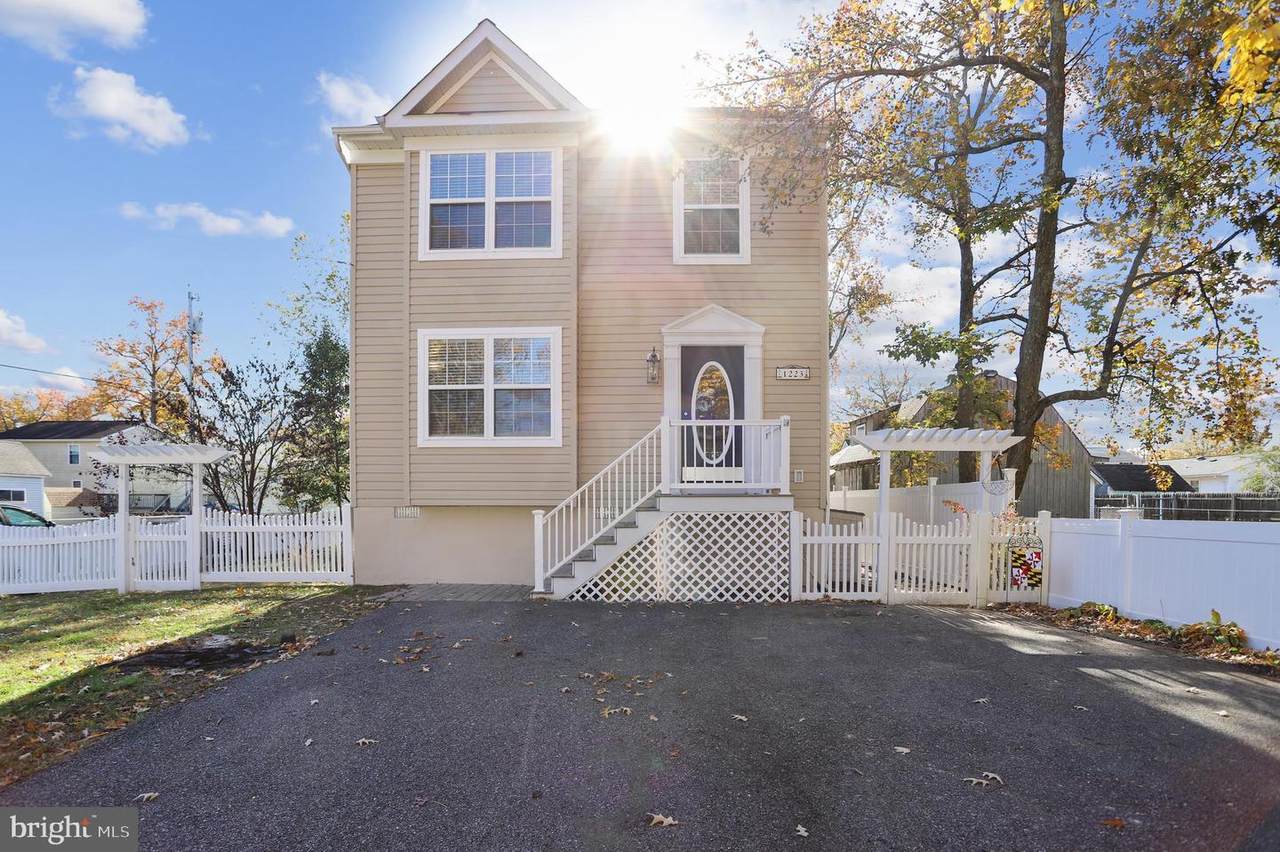 1223 Spruce Avenue - Photo 1