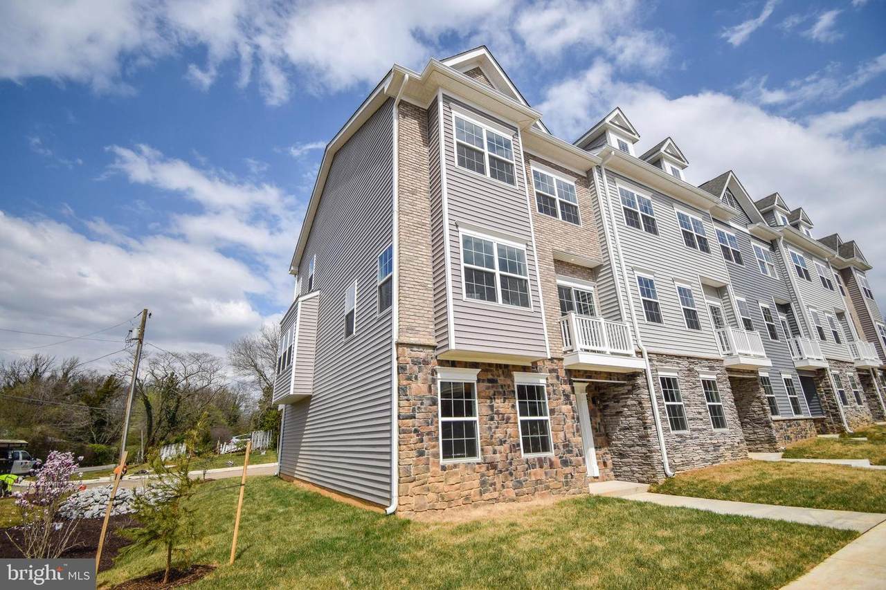 8272 Safarian Way - Photo 1