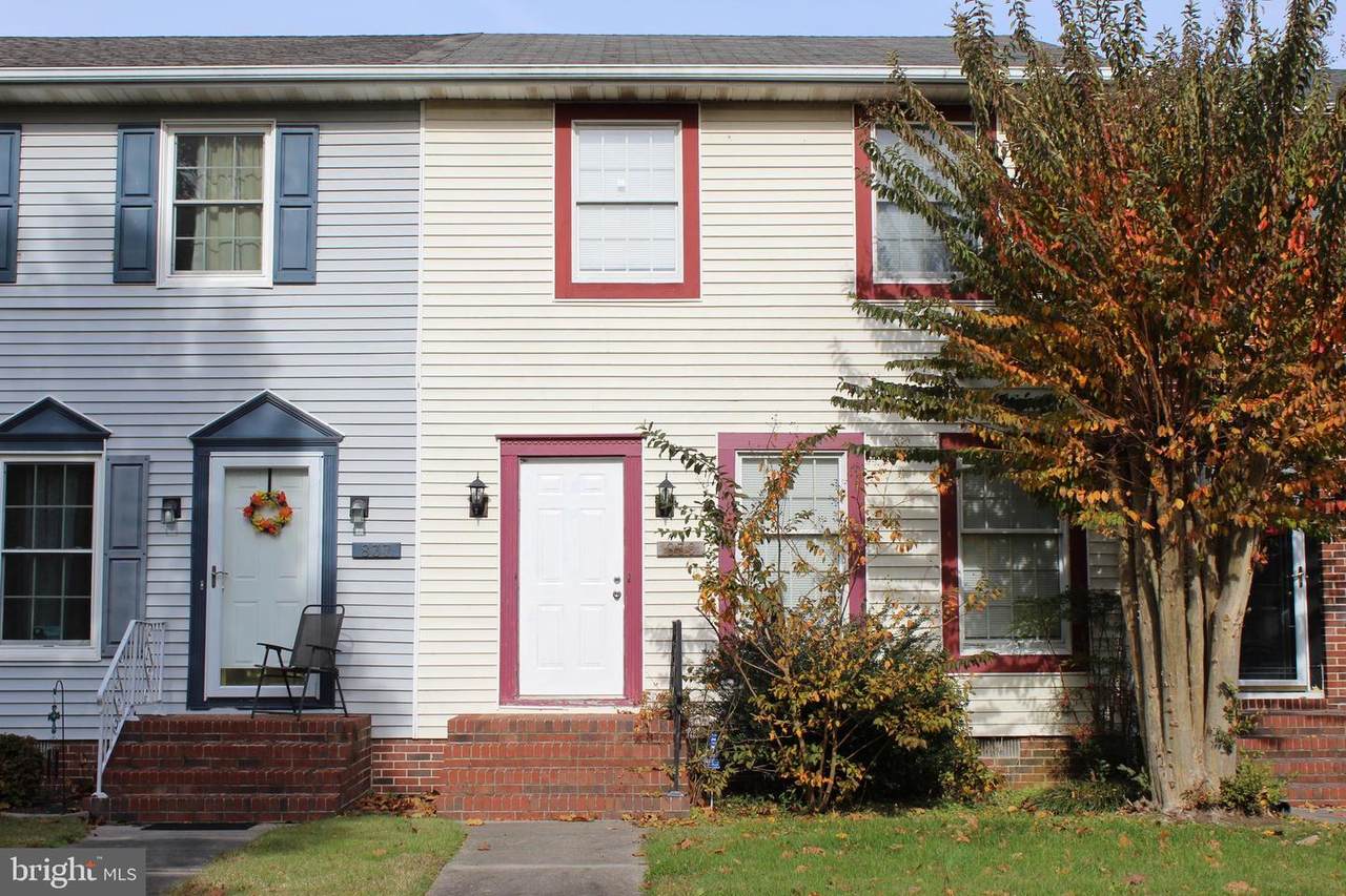 839 Larch Way - Photo 1