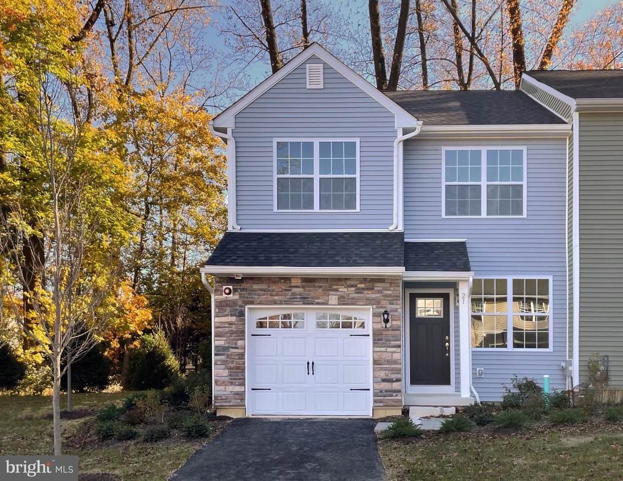 21 Graham Drive - Photo 1