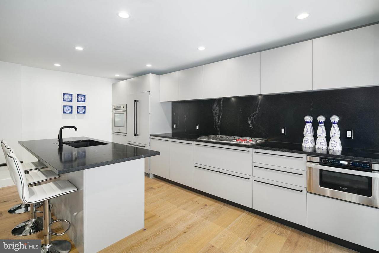 130 Carpenter Street - Photo 1