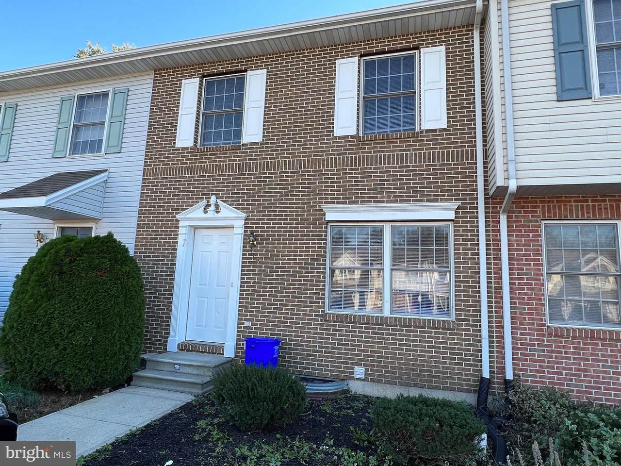 36 Queen Avenue - Photo 1