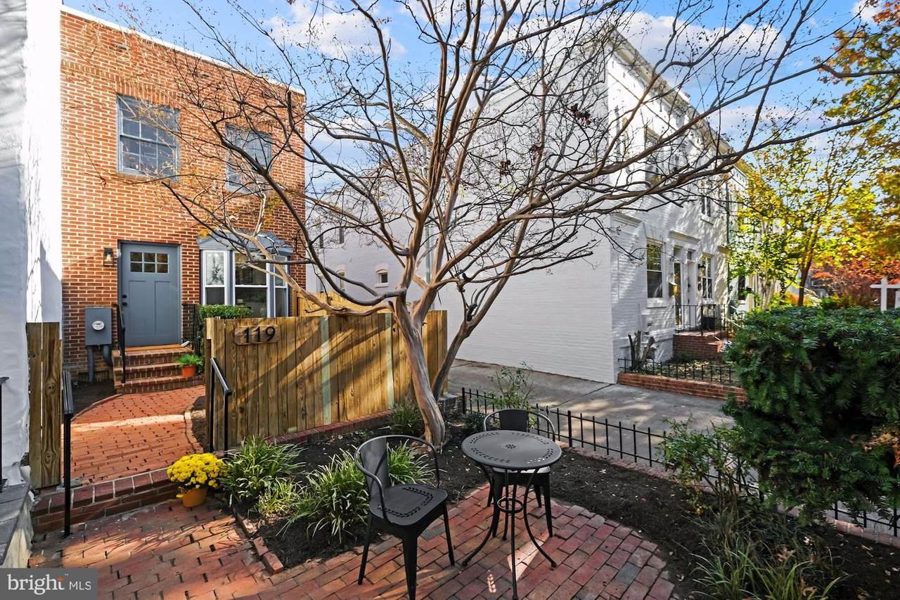 119 15TH Street - Photo 1
