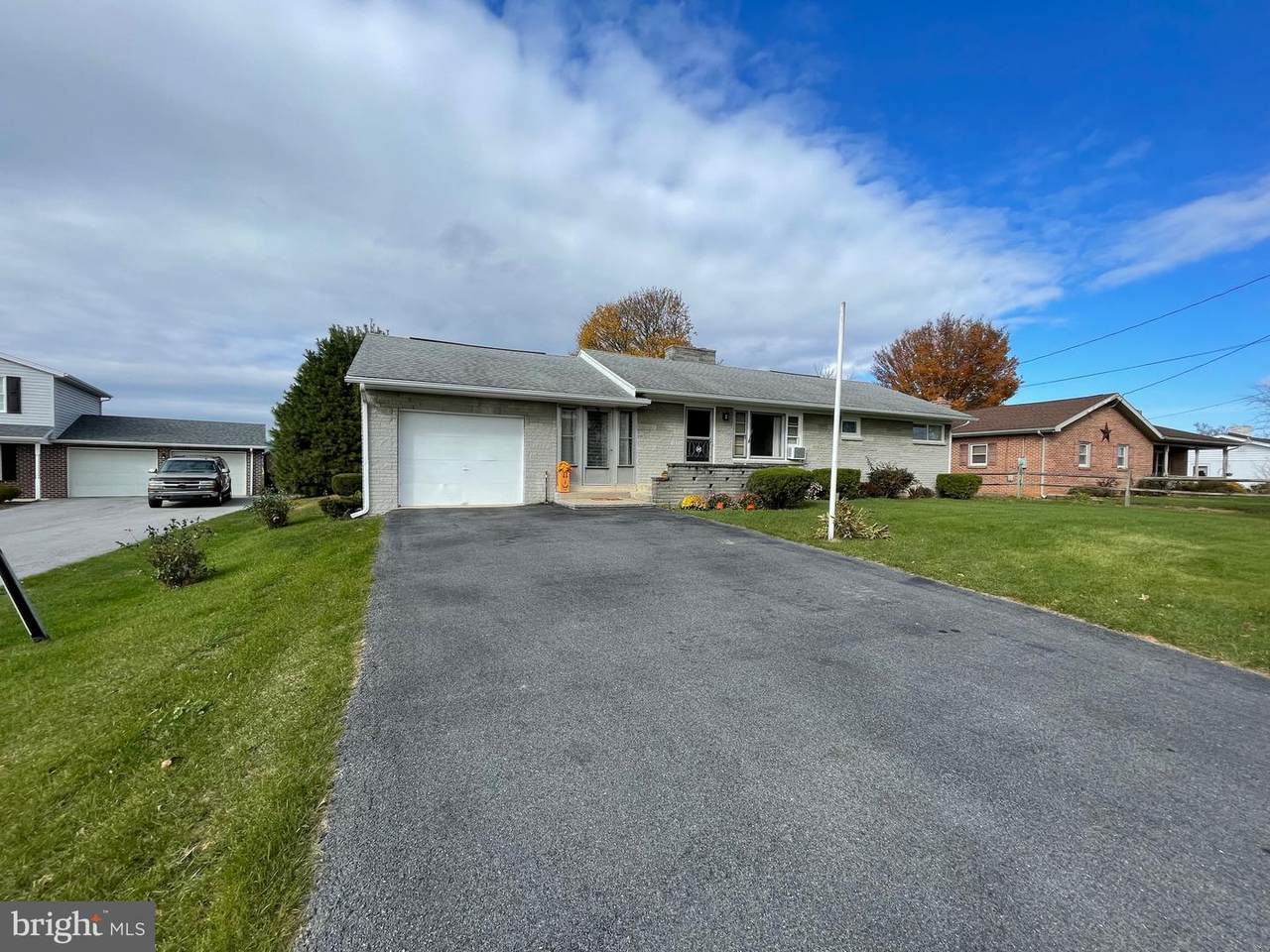 1787 Holly Lane - Photo 1