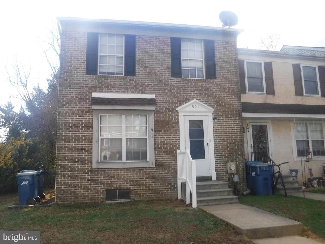 821 Commons Lane - Photo 1