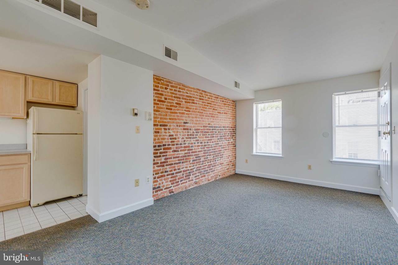 1 Henrietta Street - Photo 1