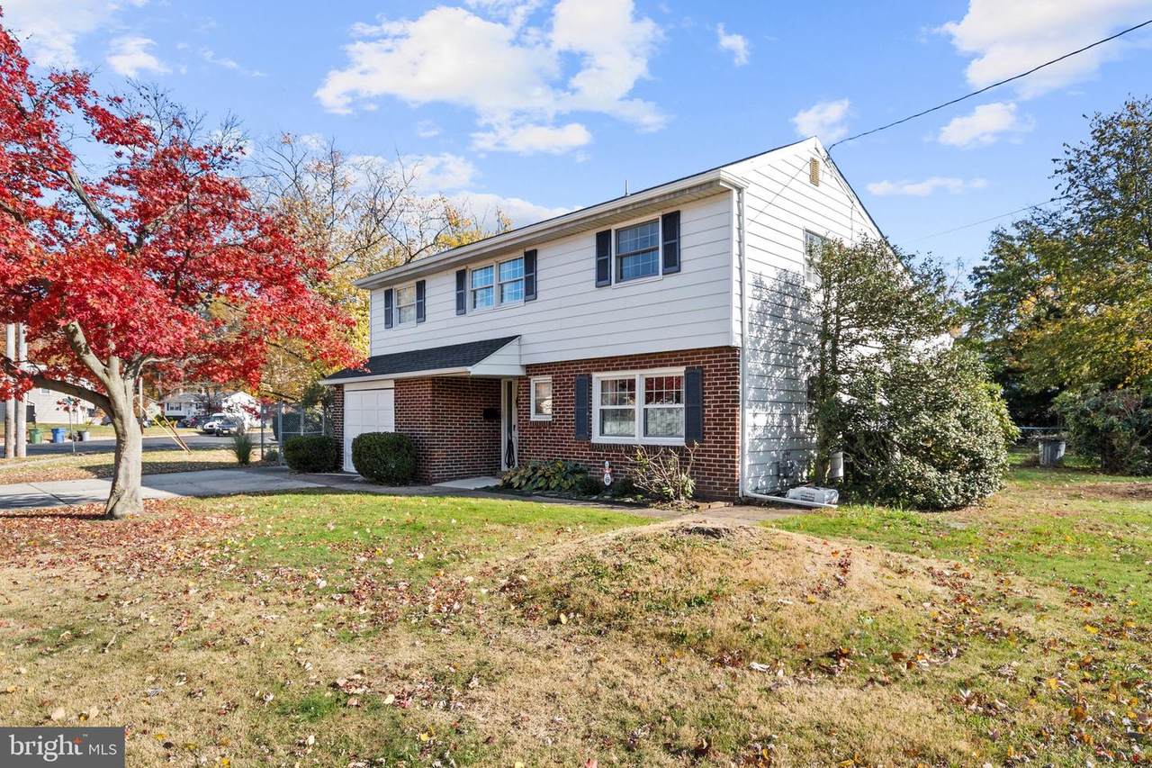 452 Kingston Drive - Photo 1