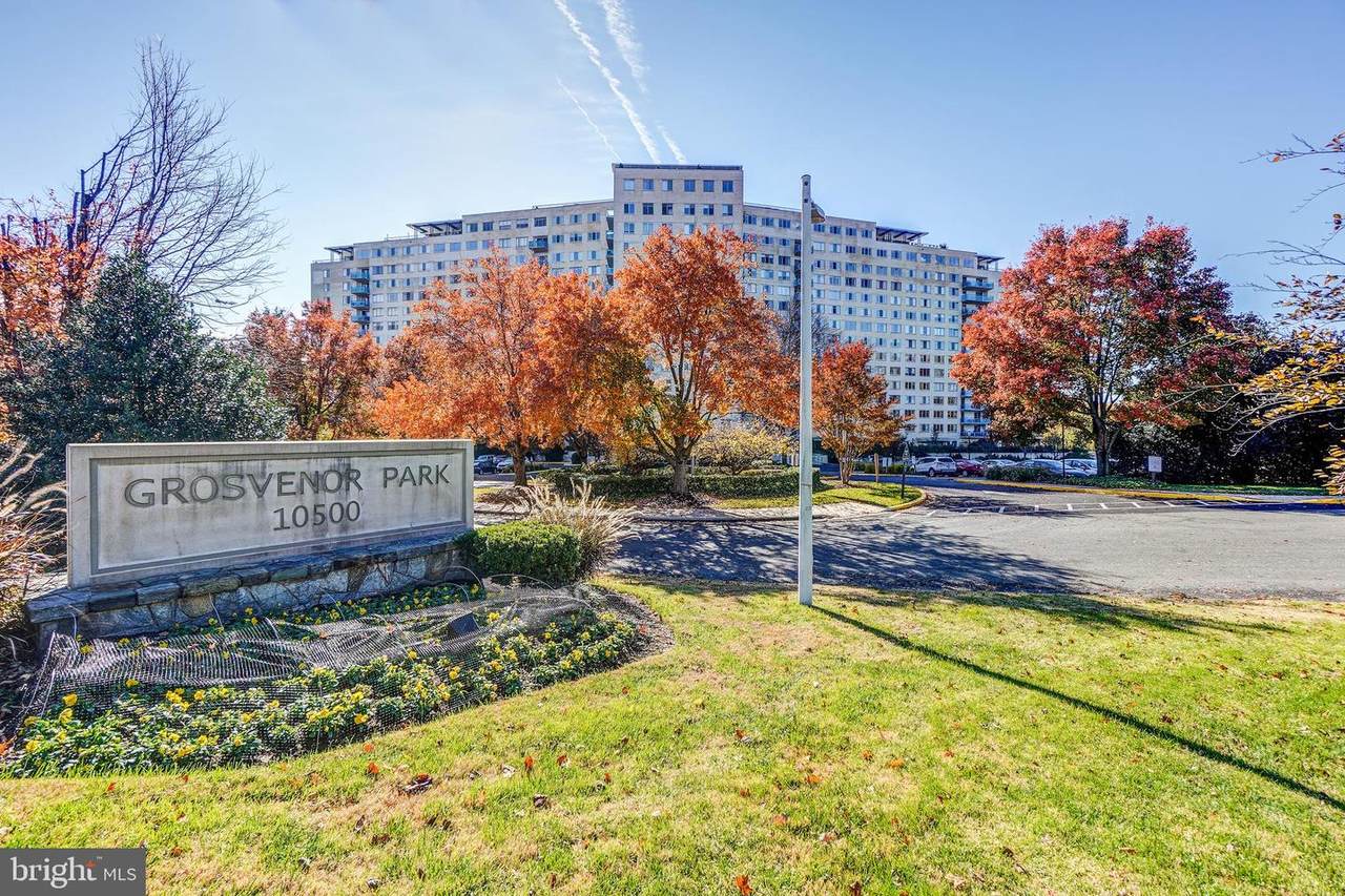 10500 Rockville Pik - Photo 1