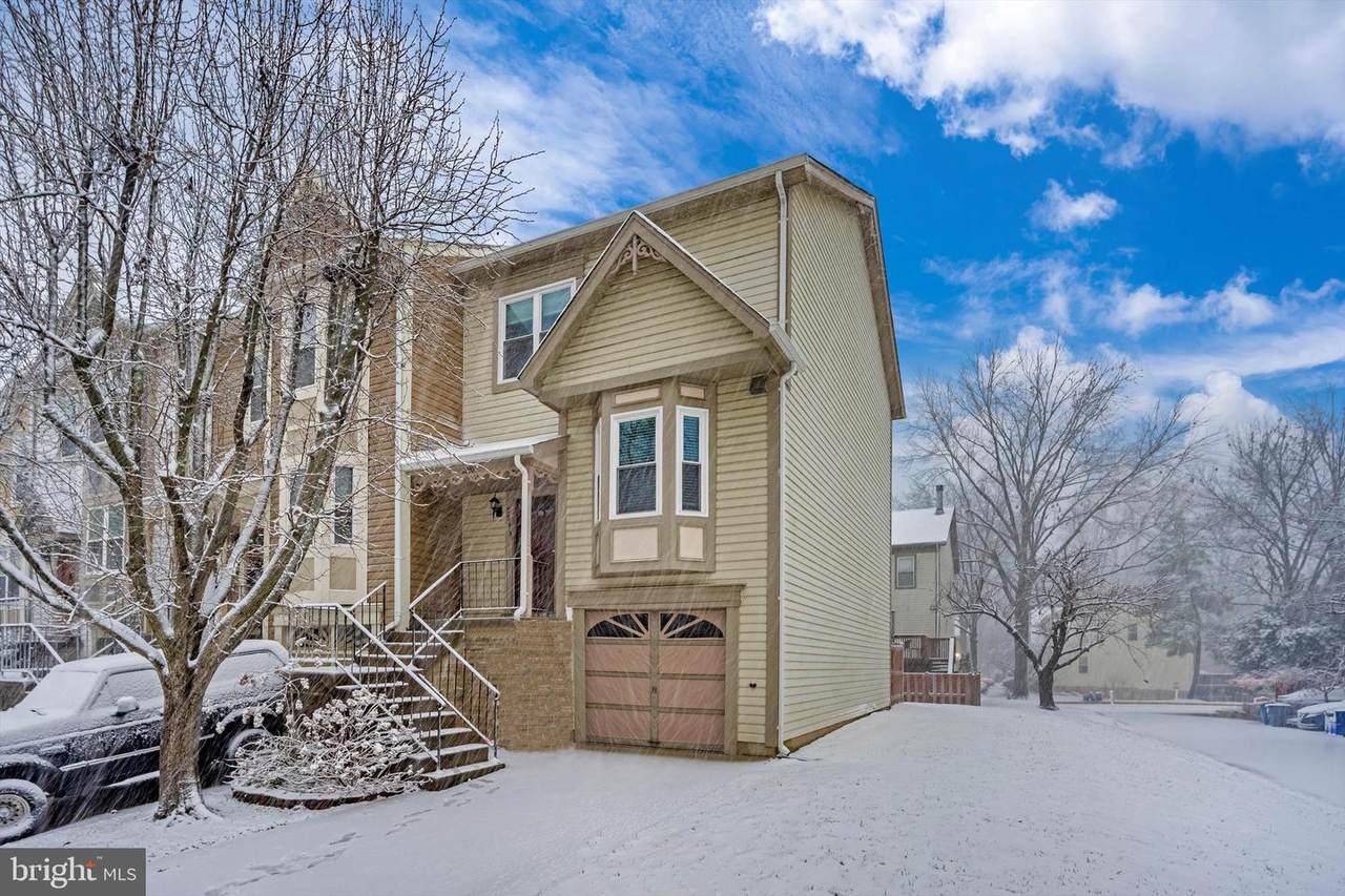 2898 Schoolhouse Circle - Photo 1