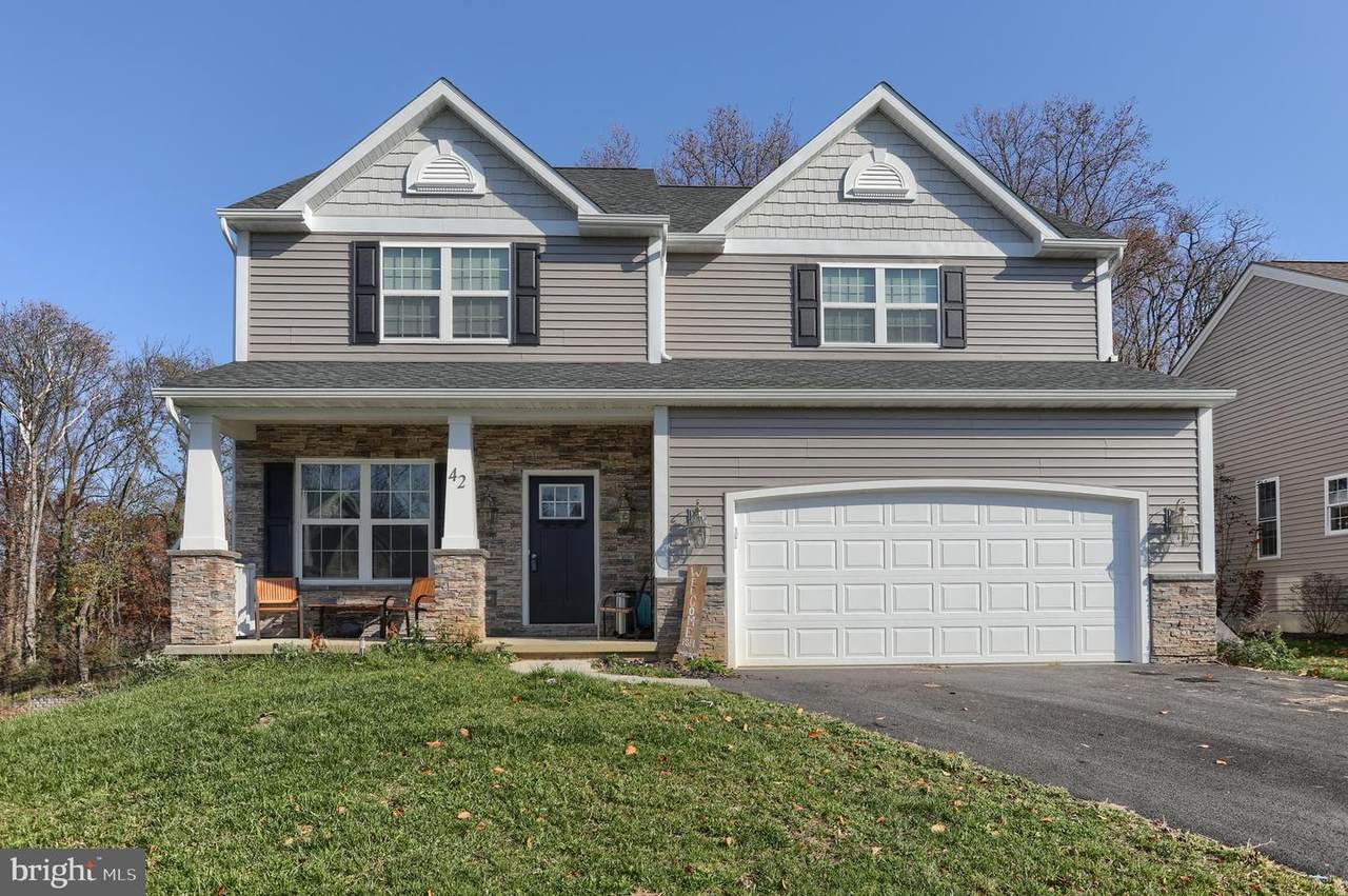 42 Chamberlain Lane - Photo 1