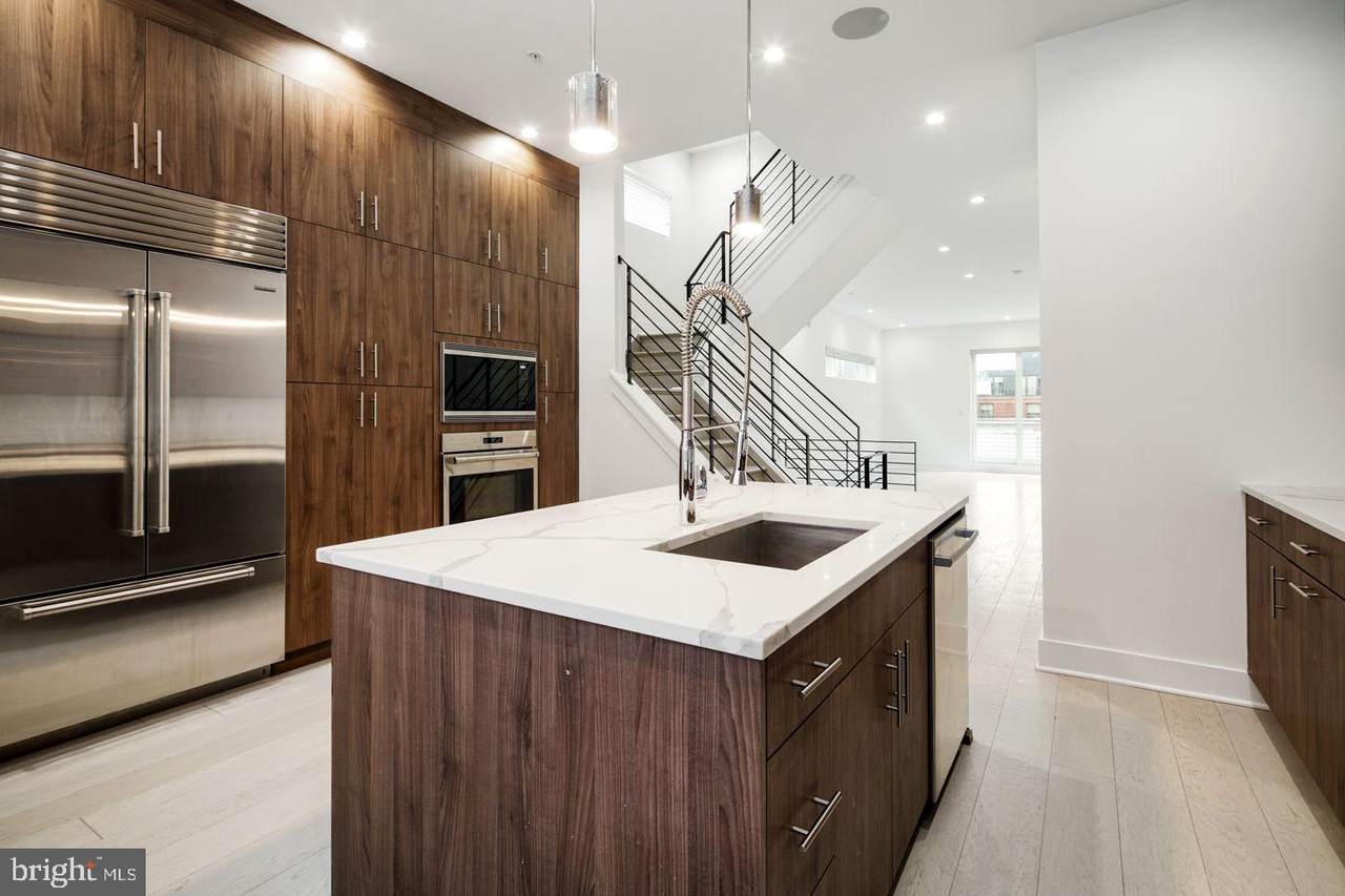 106 Sansom Street - Photo 1