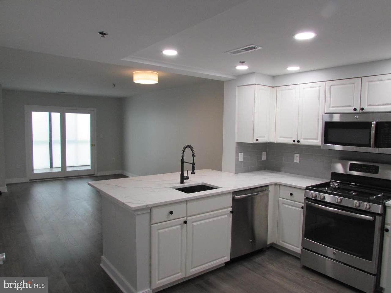 1045 1045 UTAH ST #703, ARLINGTON, VA 22201 - Photo 1