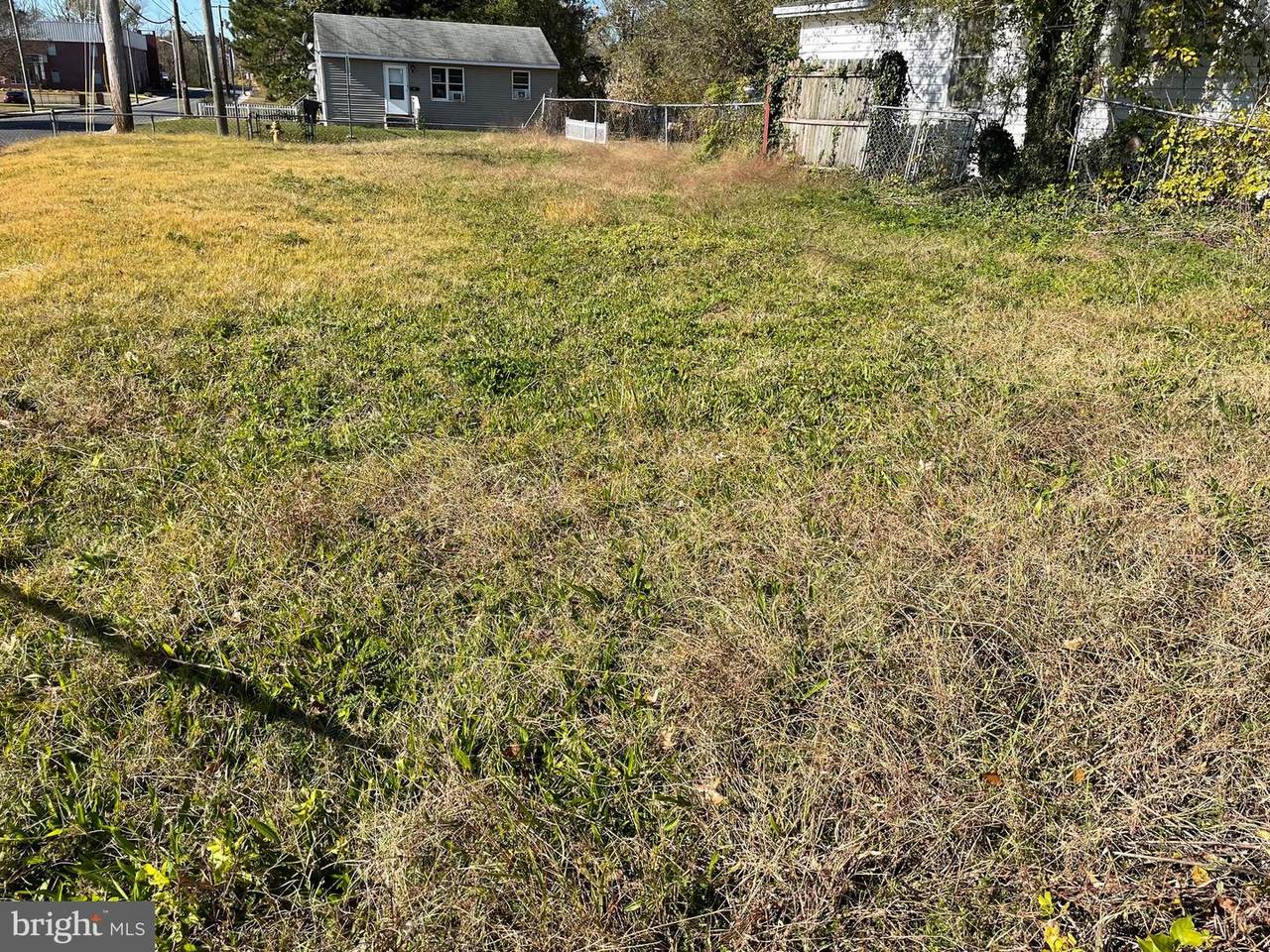 801 Lake Street - Photo 1