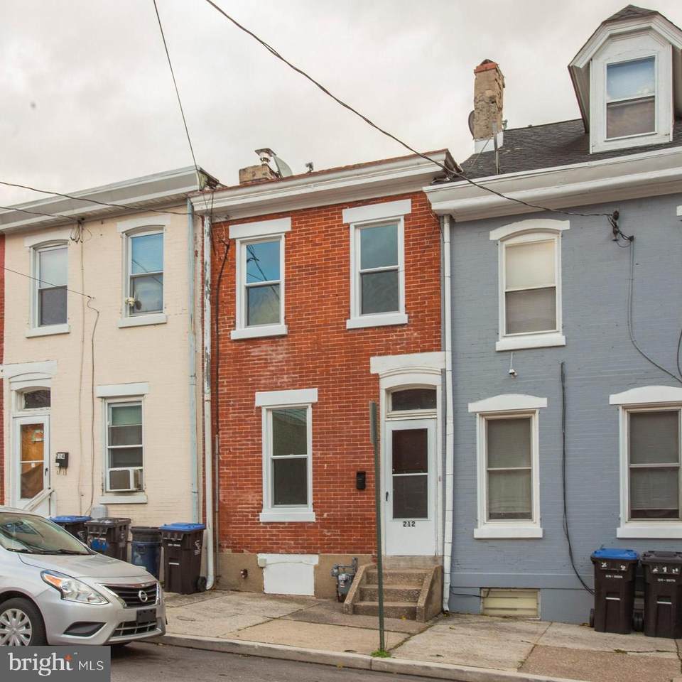 212 Franklin Street - Photo 1