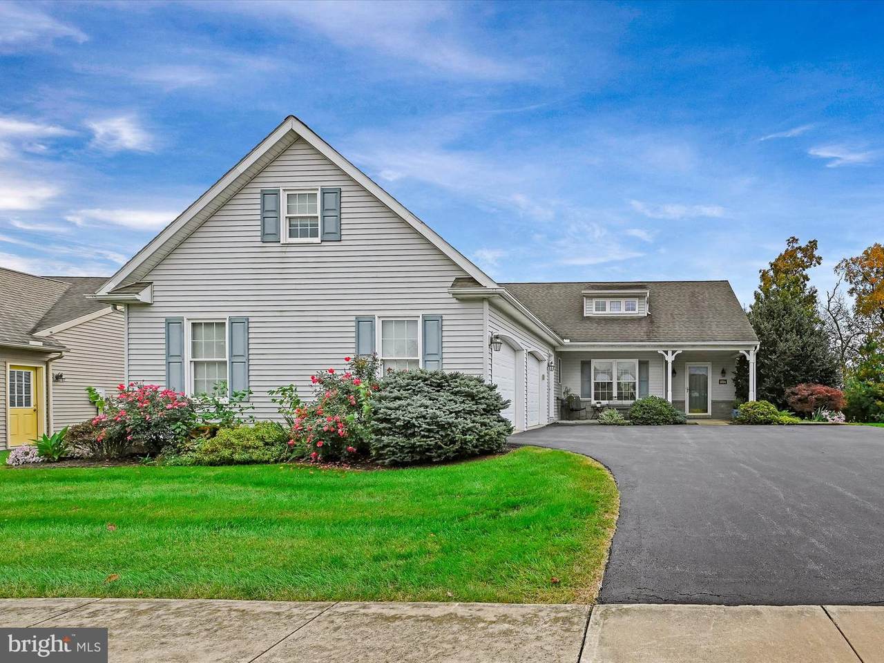 1014 Cambridge Drive - Photo 1