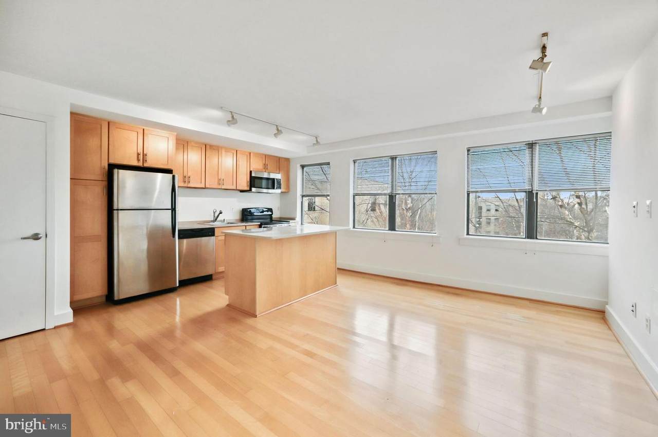 210-212 Oakwood Street - Photo 1