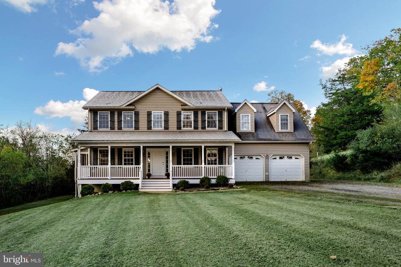 205 Nixon Drive - Photo 1