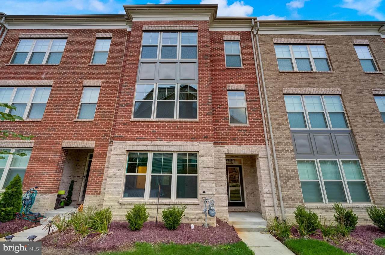 10818 Eastland Circle - Photo 1