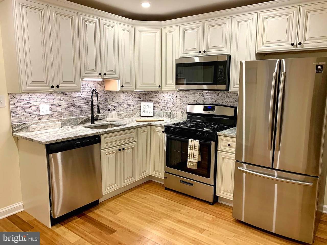 2927 Cherry Street - Photo 1