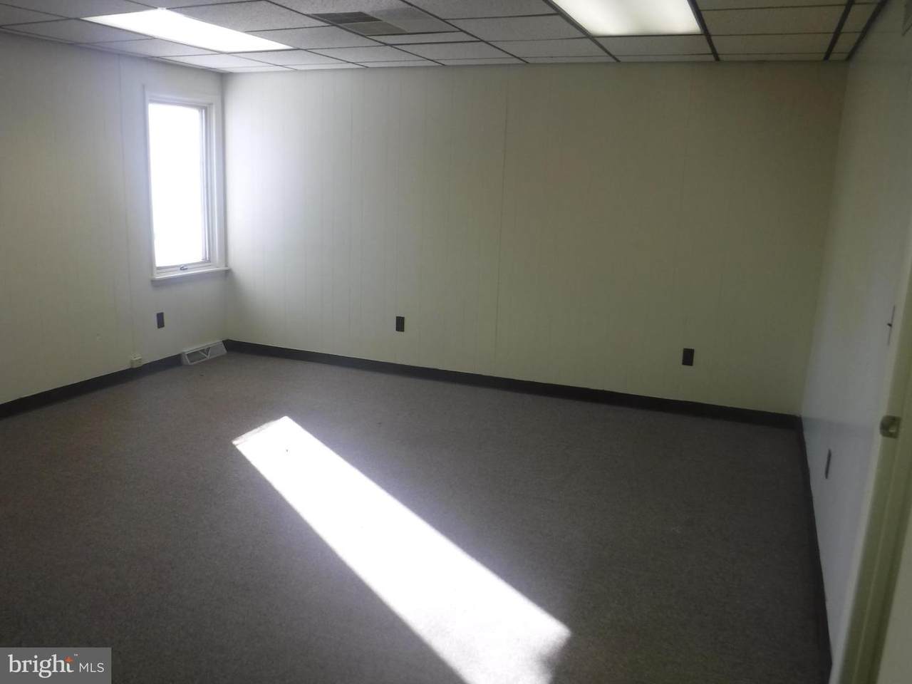 2089 Dupont - Photo 1