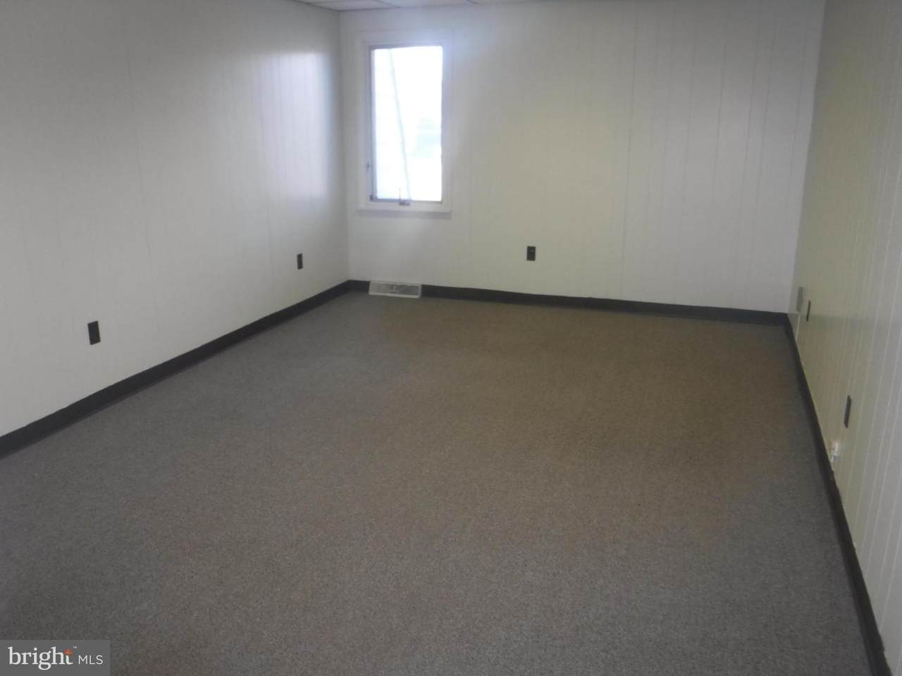 2089 Dupont - Photo 1