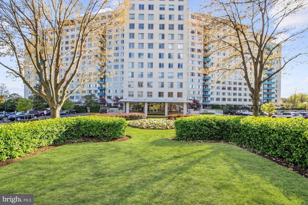 10500 Rockville Pike - Photo 1